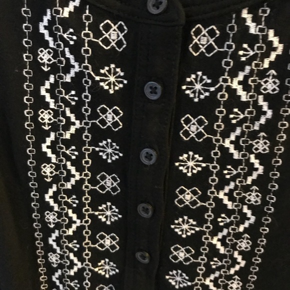 Black with Aztec pattern peasant top Old Navy - Picture 3 of 5